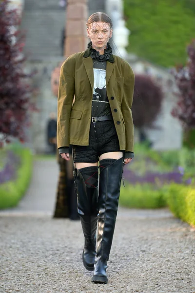 Look 33